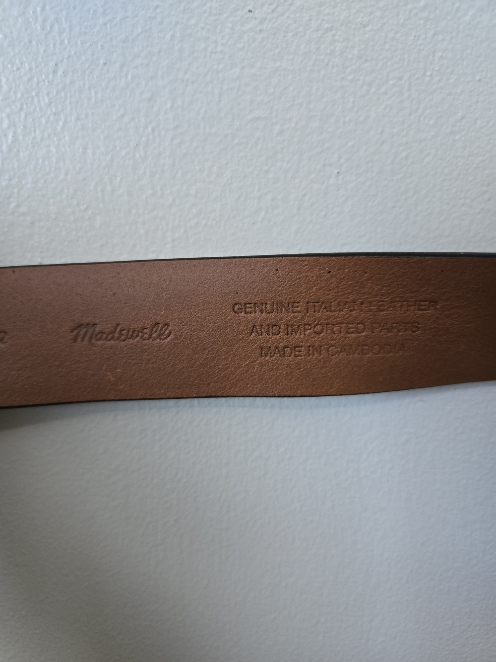 Classic Women's Brown Leather Belt with Brass Buckle - Picture 3 of 4